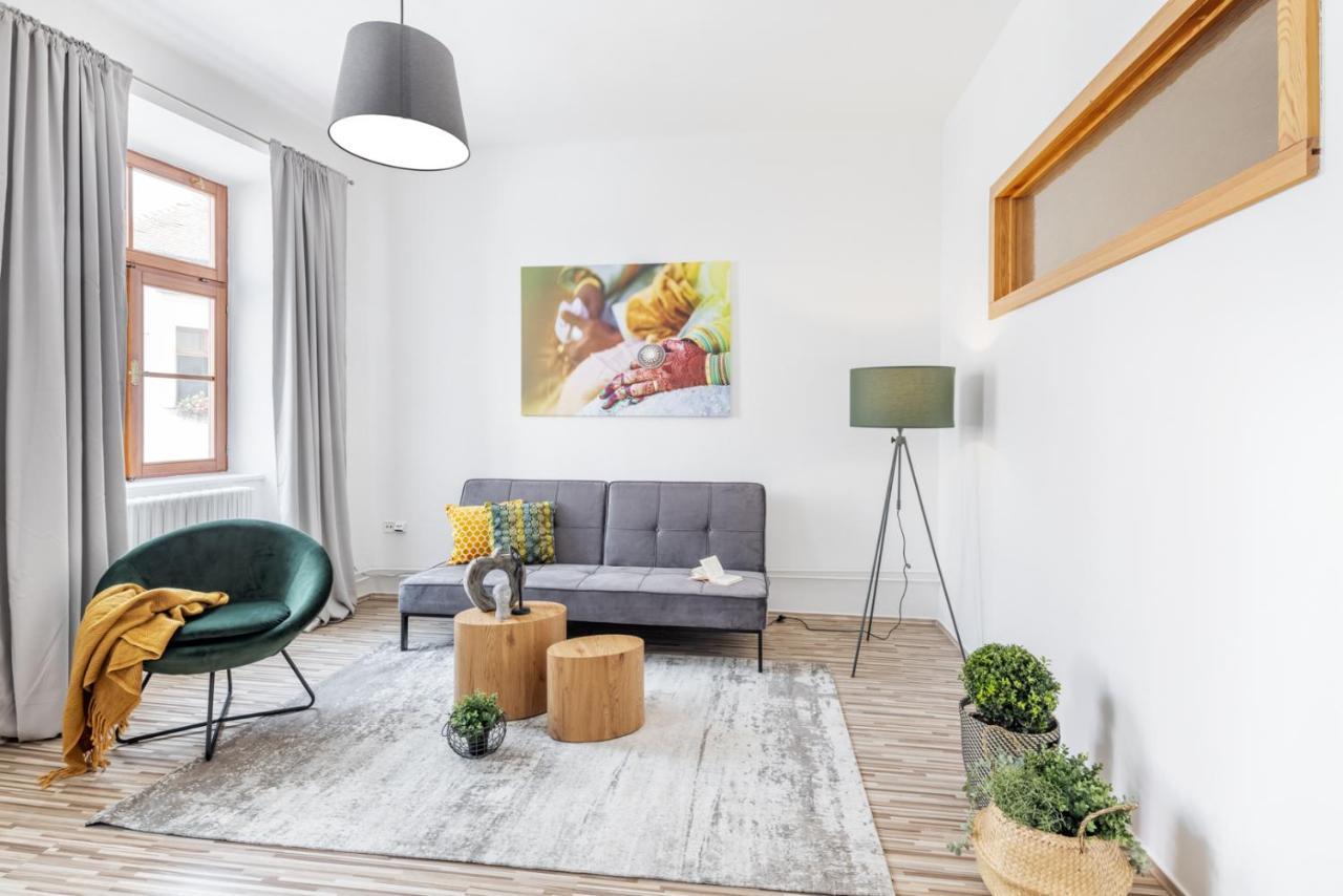 Wine & Bike City Tower Apartments Znojmo Extérieur photo